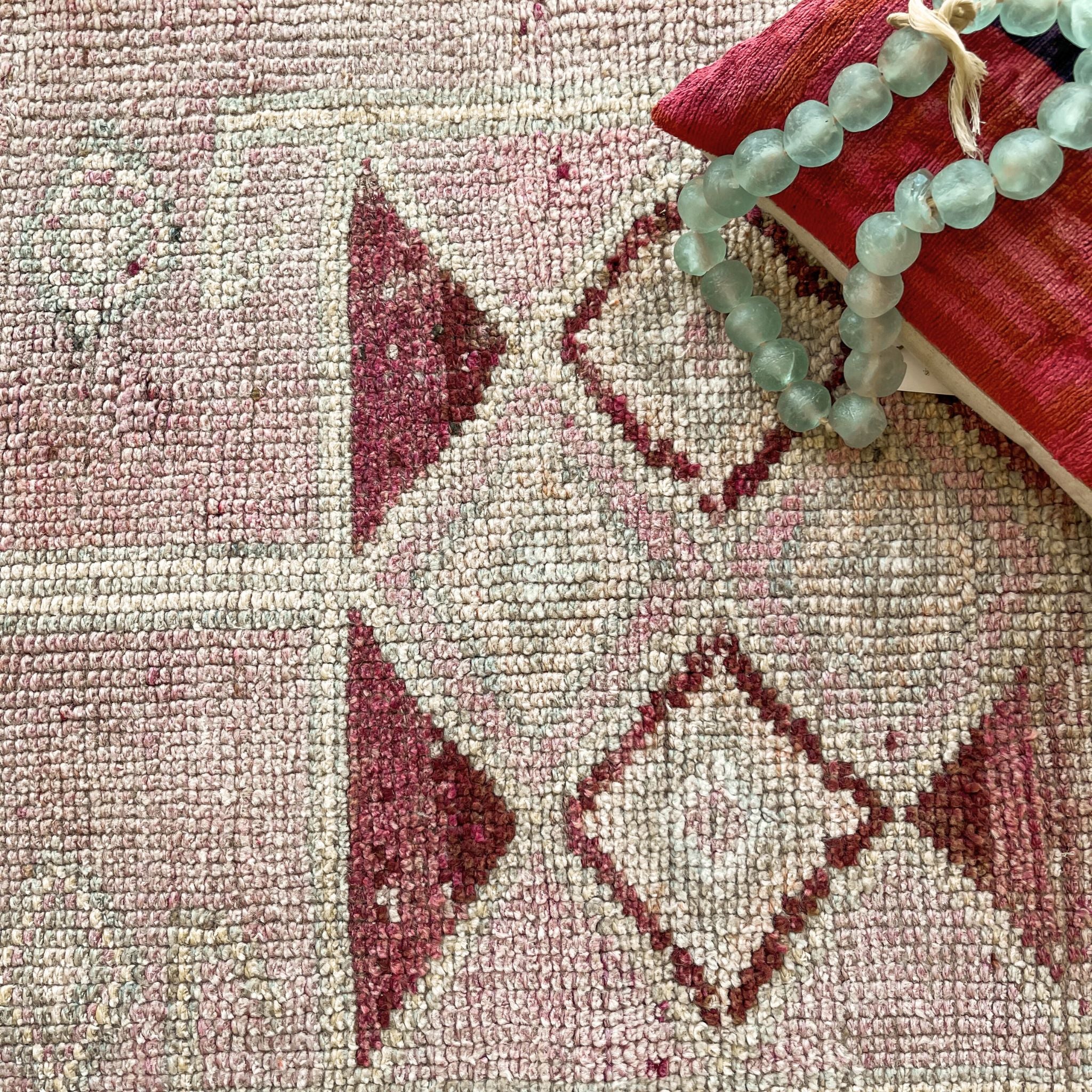 ONE OF A KIND - RUG / RUNNER PINK