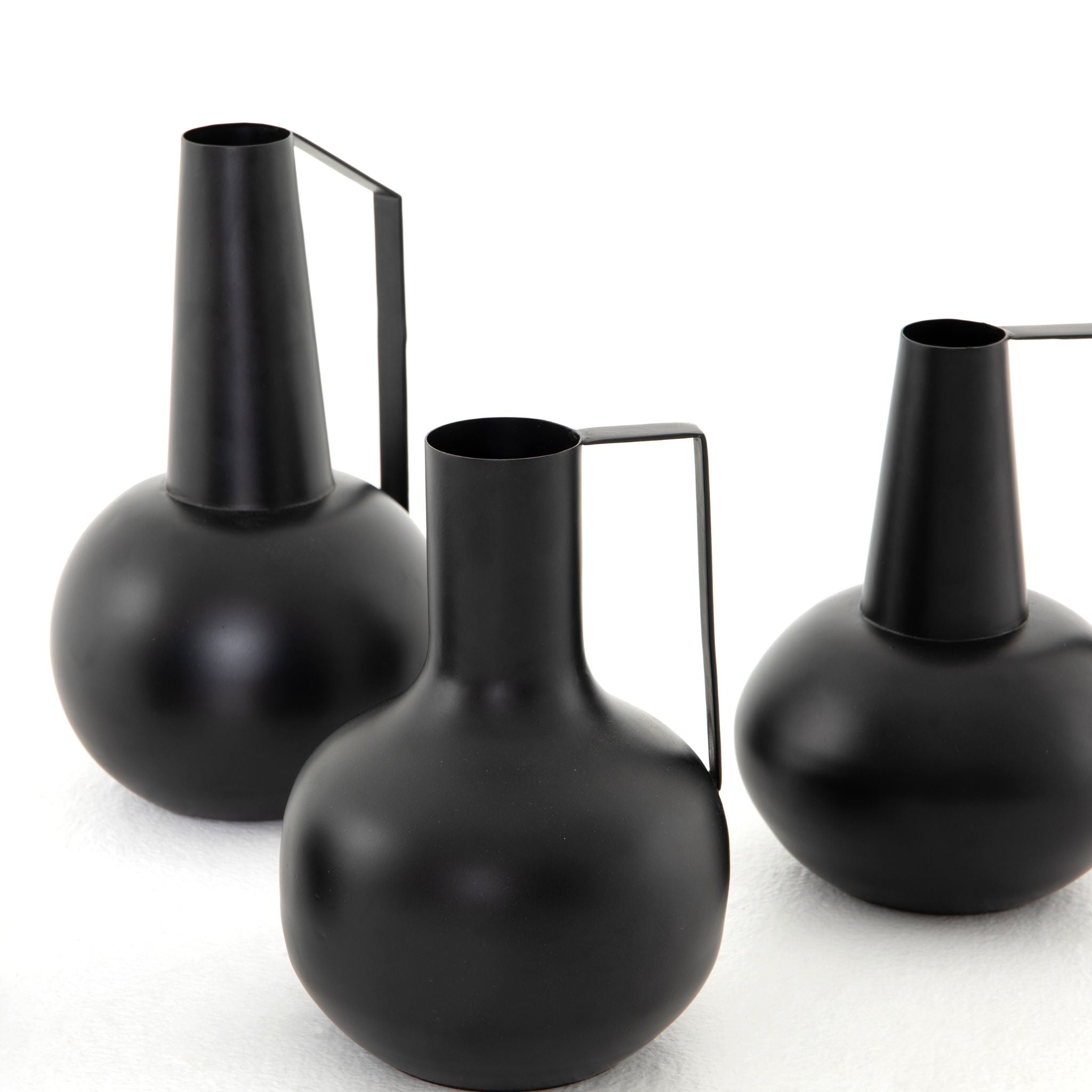 ALETA VASES - MATTE BLACK