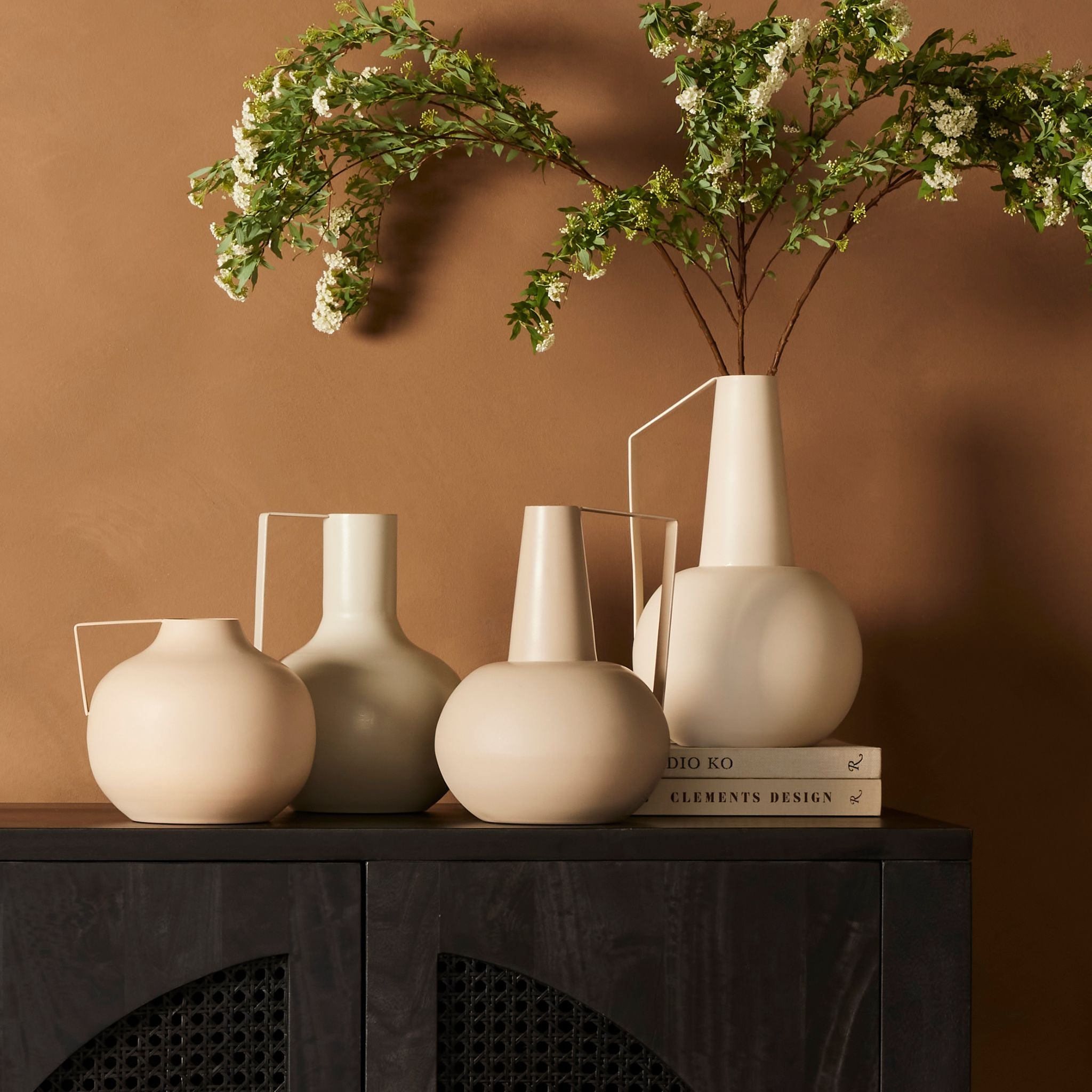 ALETA VASES - IRON MATTE