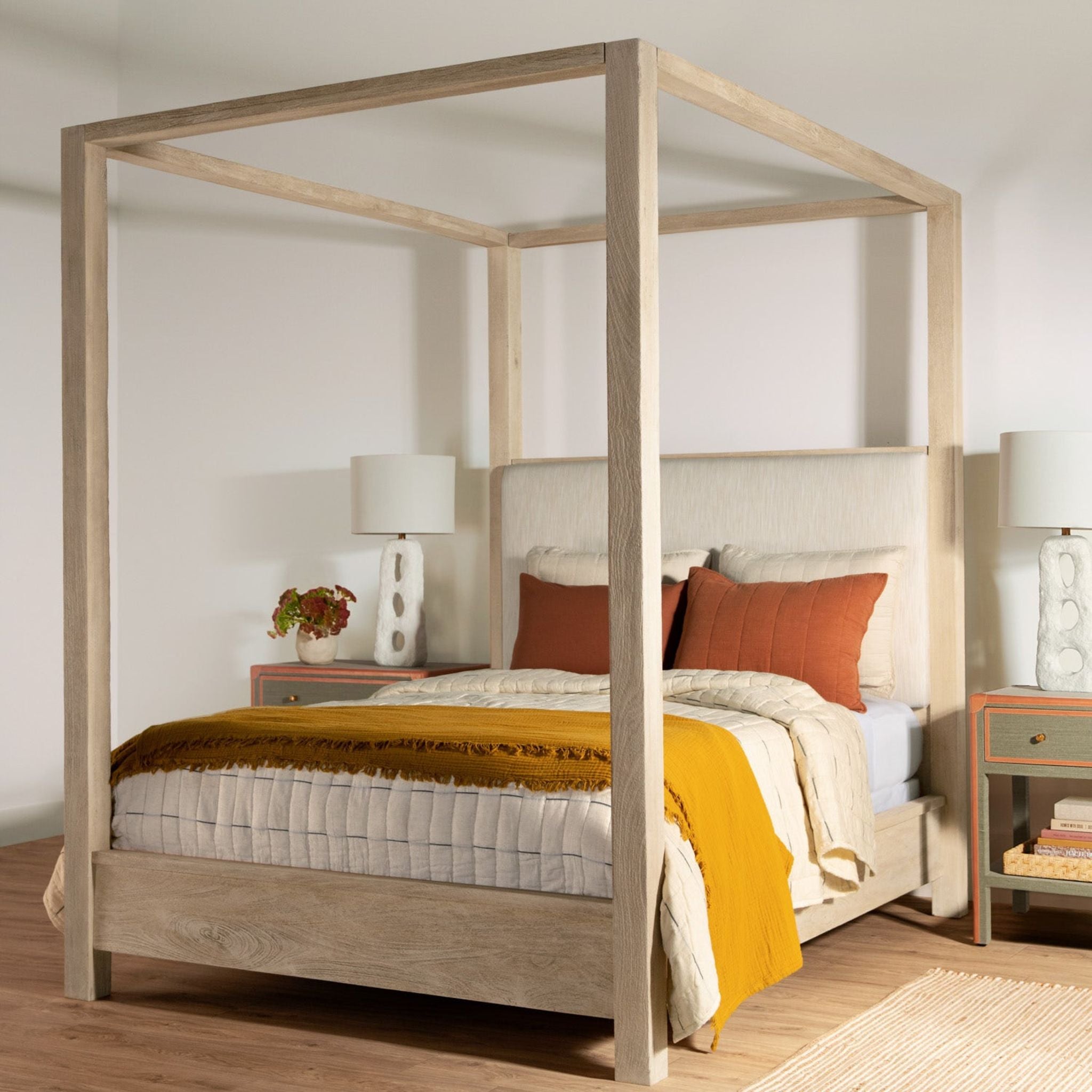 ALLESANDRO QUEEN CANOPY BED